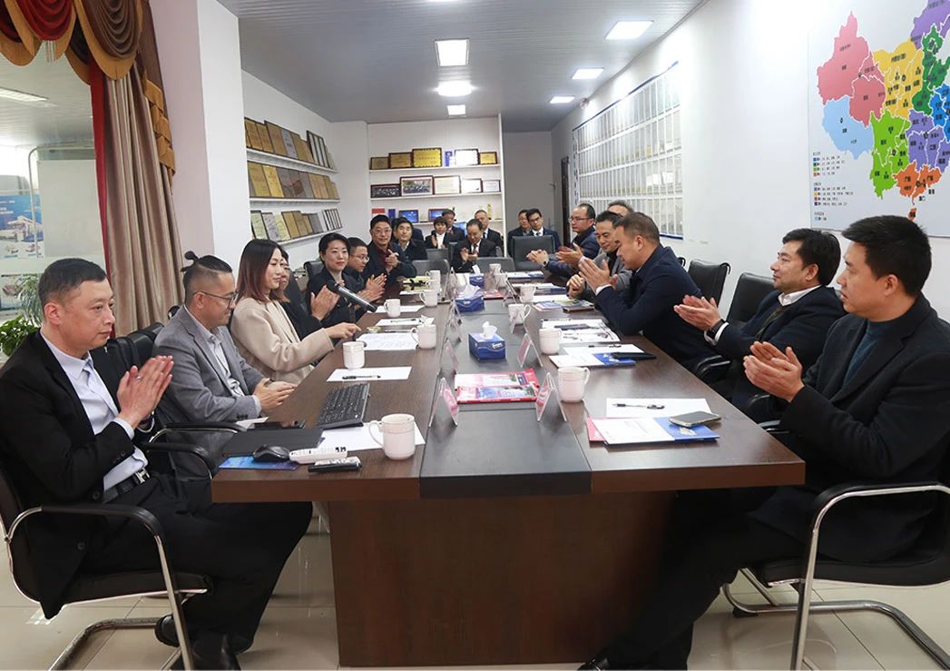 Signeringsseremonien for sponsoravtalen for notering på NASDAQ mellom Zhejiang Meige Machinery Co., Ltd. og Unicorn Foundation i USA ble vellykket avholdt